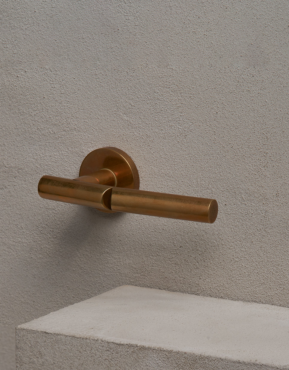 Sokol door handle set on round rose – Groël Design