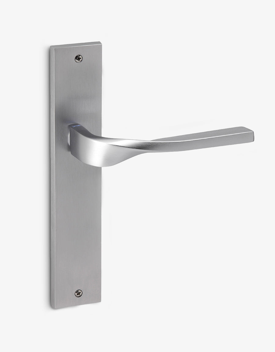 Pin door handle set on a rectangular backplate