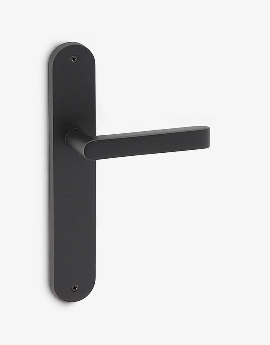 Ipnos door handle set on an oval backplate