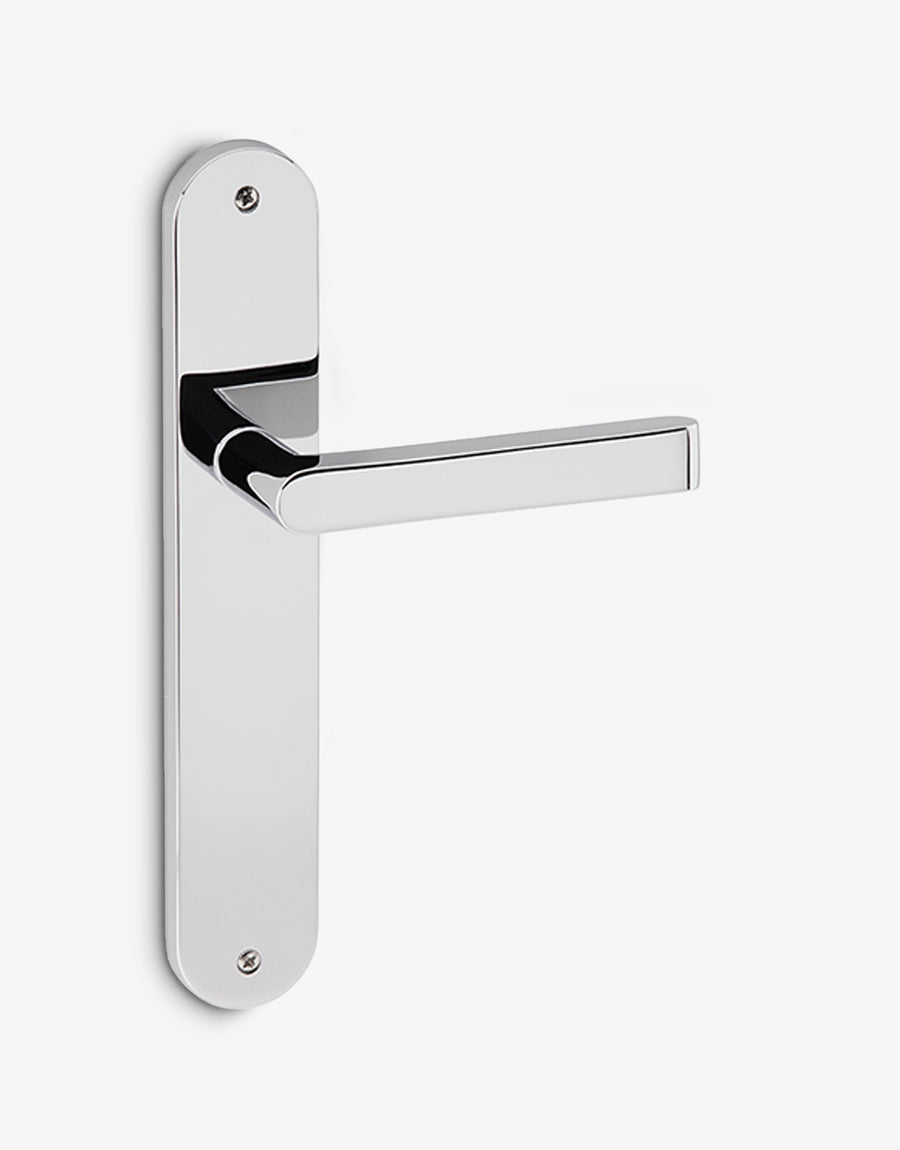 Ipnos door handle set on an oval backplate