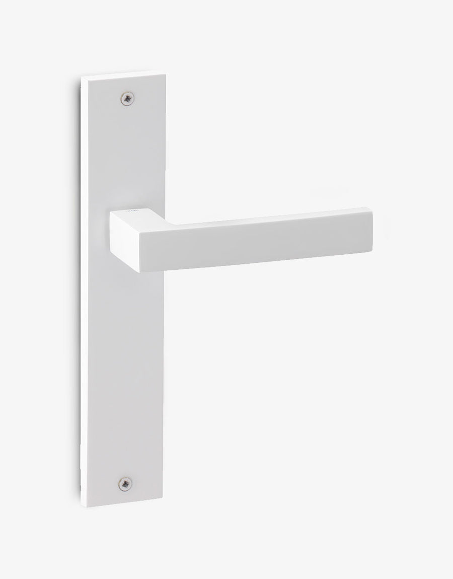 Ángolo door handle set on a rectangular backplate