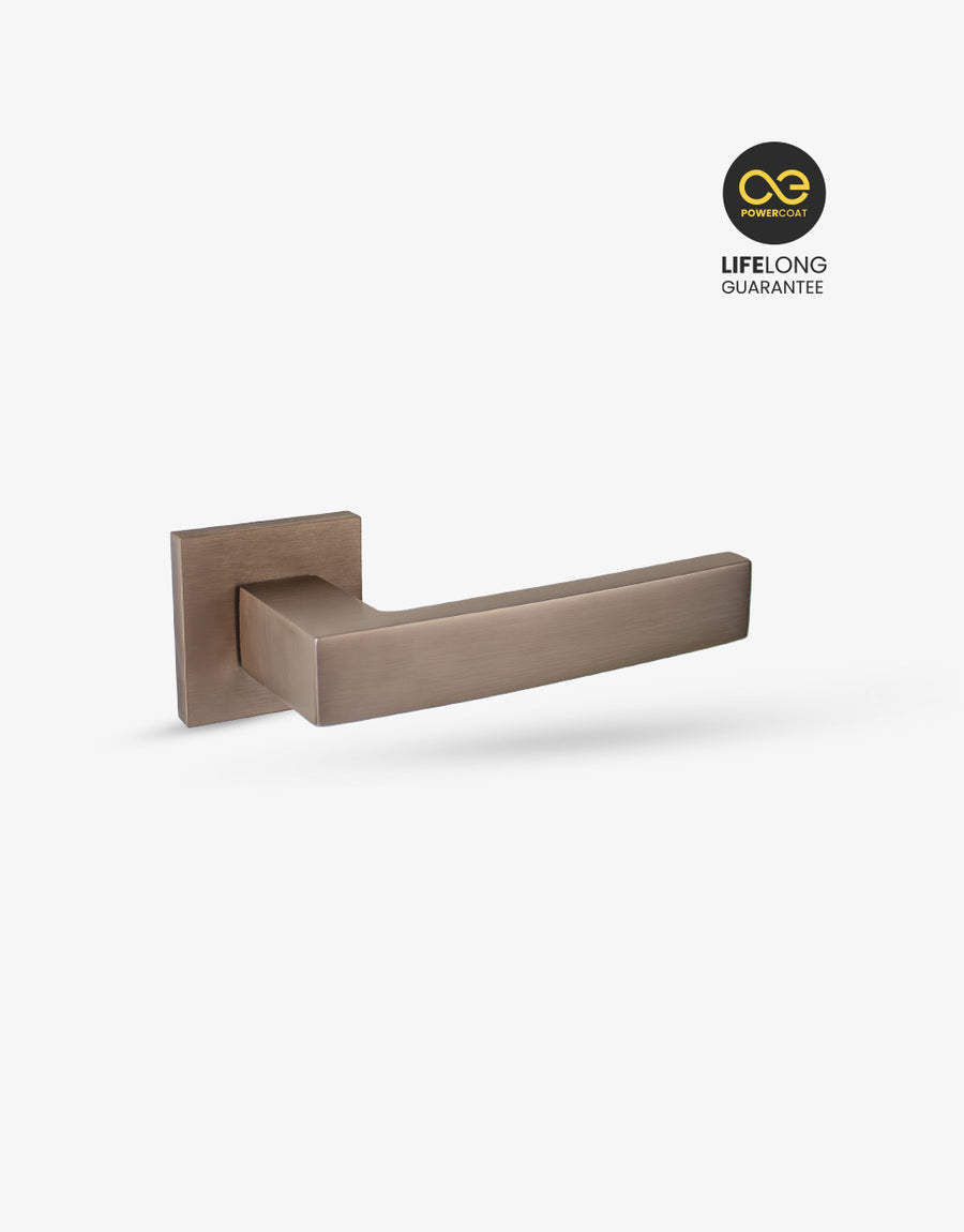 Ángolo Türgriff Garnitur mit quadratischer Rosette